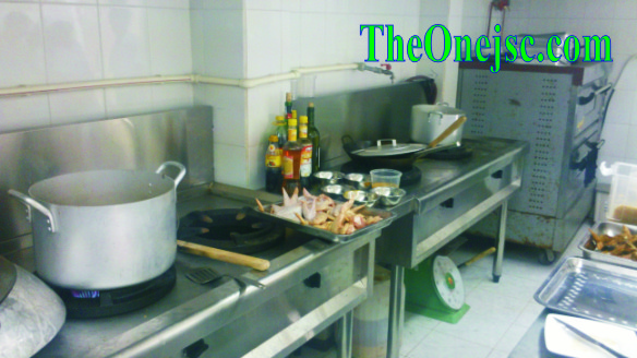 Lap thong gio bep inox cong nghiep nha hang